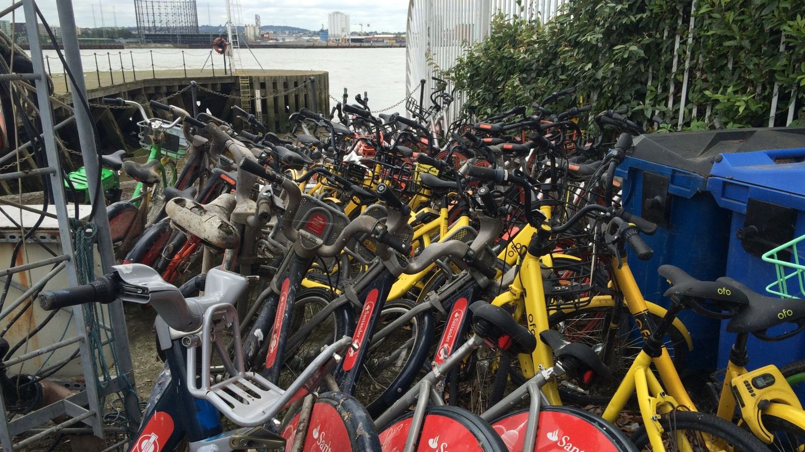 Dockless bikes dumped: Firms told to help retrieve them from canals – Sky News