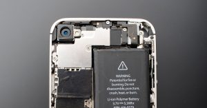Apple “Service” Alerts for DIY iPhone Battery Swaps Are a Blow Against Right to Repair