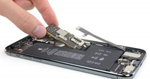 iFixit’s iPhone 11 Pro Max teardown investigates charging rumors