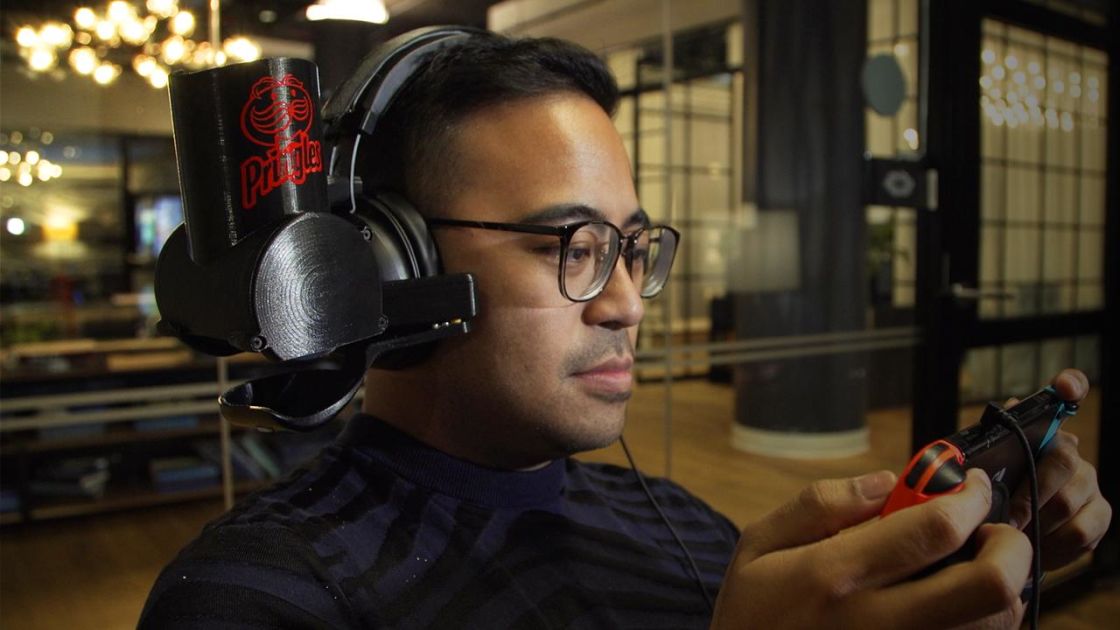 Pringles built a ridiculous gaming headset that feeds you chips