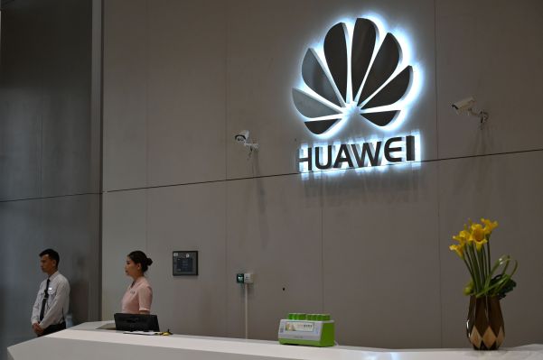 Huawei sues FCC over “unconstitutional” ban the use of federal subsidies to buy its equipment