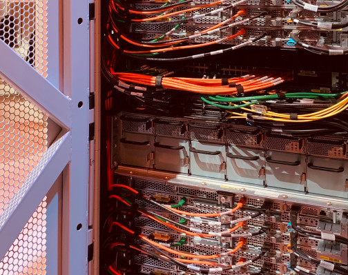 AWS Outposts begins to take shape to bring the cloud into the data center