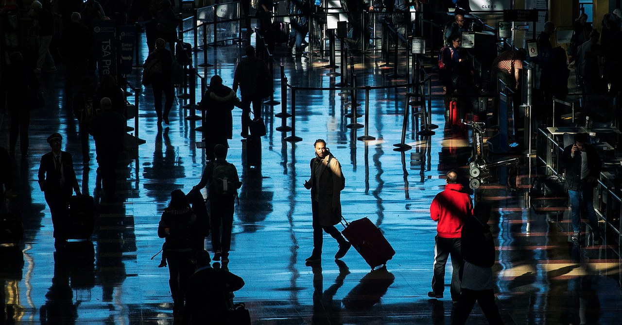 Traveling for the Holidays? Here’s How to Not Get Sick