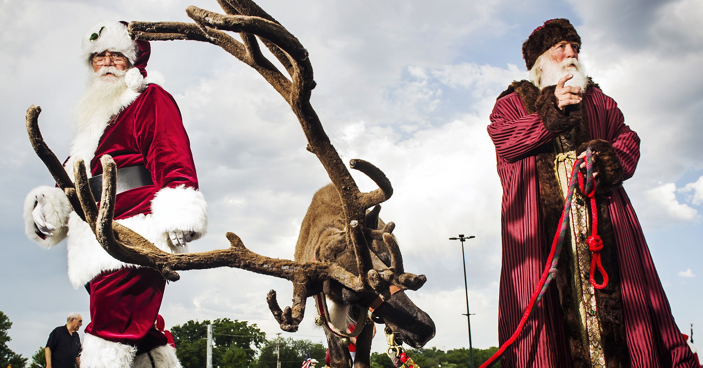 The World’s Largest Santa Convention Is Pretty Dang Jolly