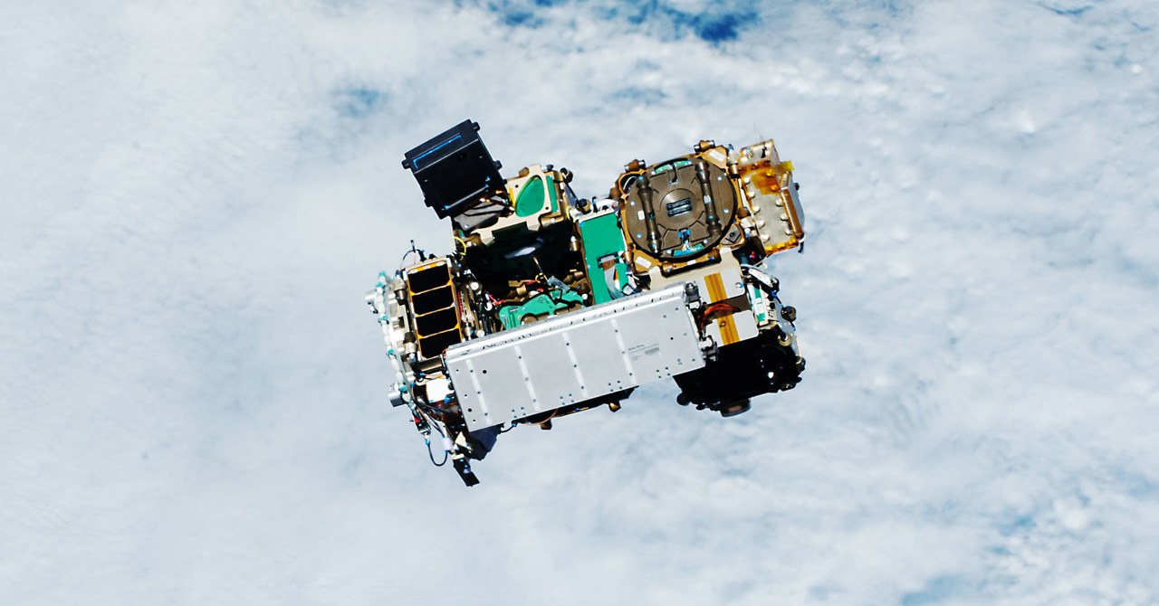 Now Entering Orbit: Tiny Lego-like Modular Satellites