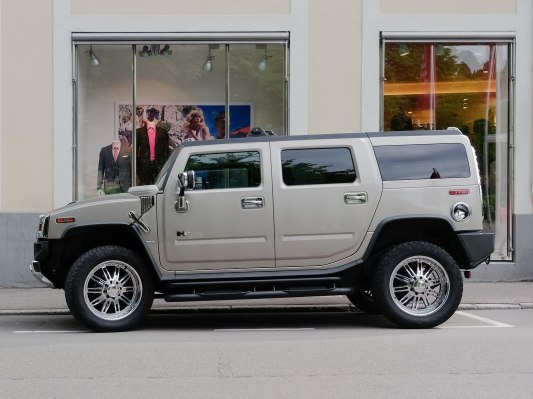 GM to release an electric Hummer pickup, per report