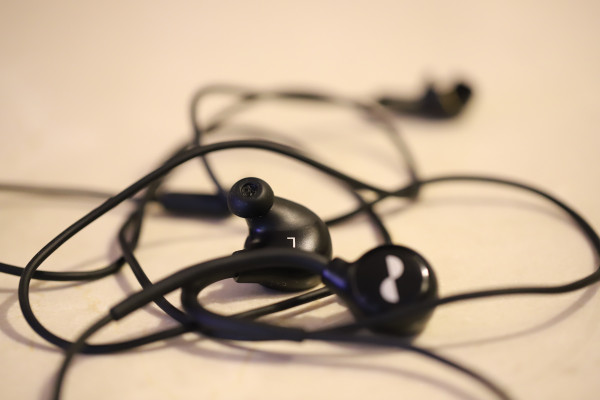 After delays, noise-adapting NuraLoop earbuds are coming soon and sound great