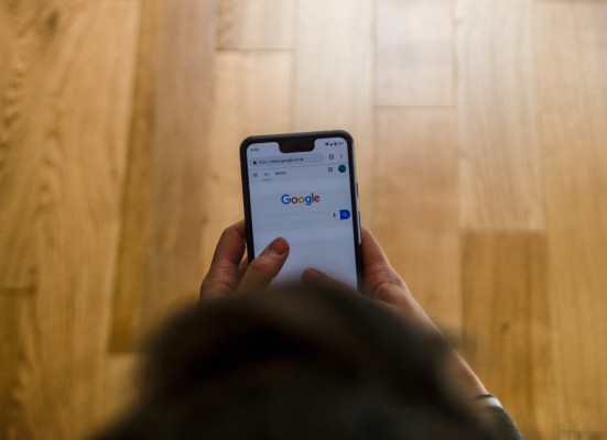 Google finally brings its security key feature to iPhones