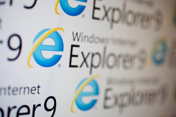 Microsoft says it will fix an Internet Explorer security bug under active attack