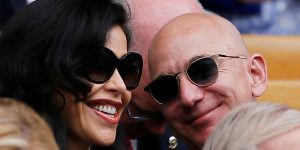 Jeff Bezos is Lauren Sanchez’s ‘fiancé,’ according to a lawsuit filed by her brother – Business Insider