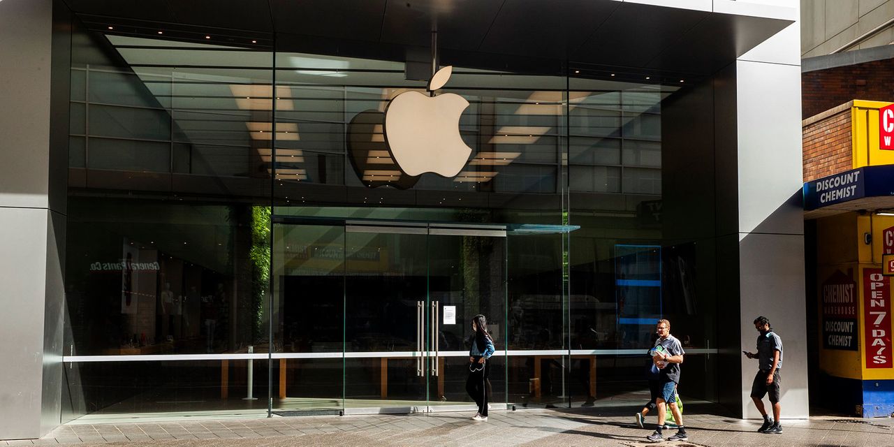 People and Tech After Apple’s Sizable Tumble, There’s Entirely One Trillion-Greenback Firm Left – Barron’s