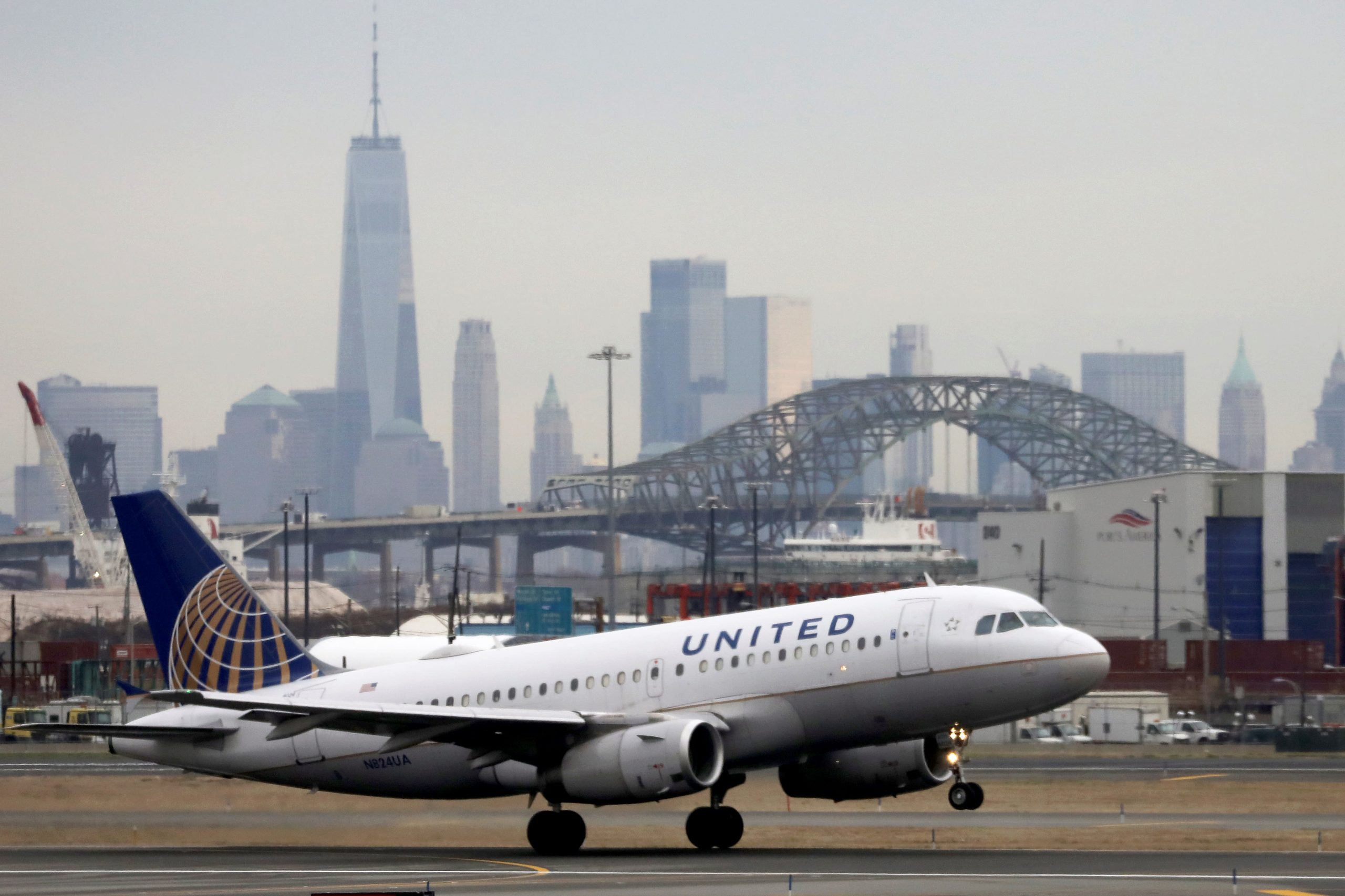 People and Tech United Airlines scraps sign-commerce charges for domestic flights in inform to fetch over customers – CNBC